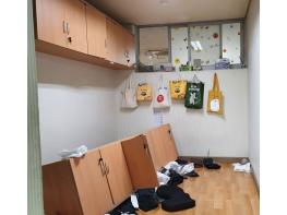 휴게실서 쉬는데 옷장이 덮쳐 하반신 마비 기사 이미지
